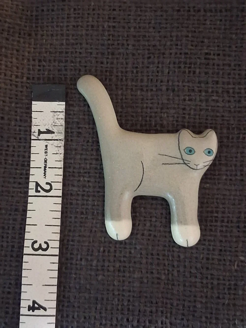 Vintage 1986 Tina Mor Signed Ceramic Cat Pin Brooch Whimsical Blue Eyes